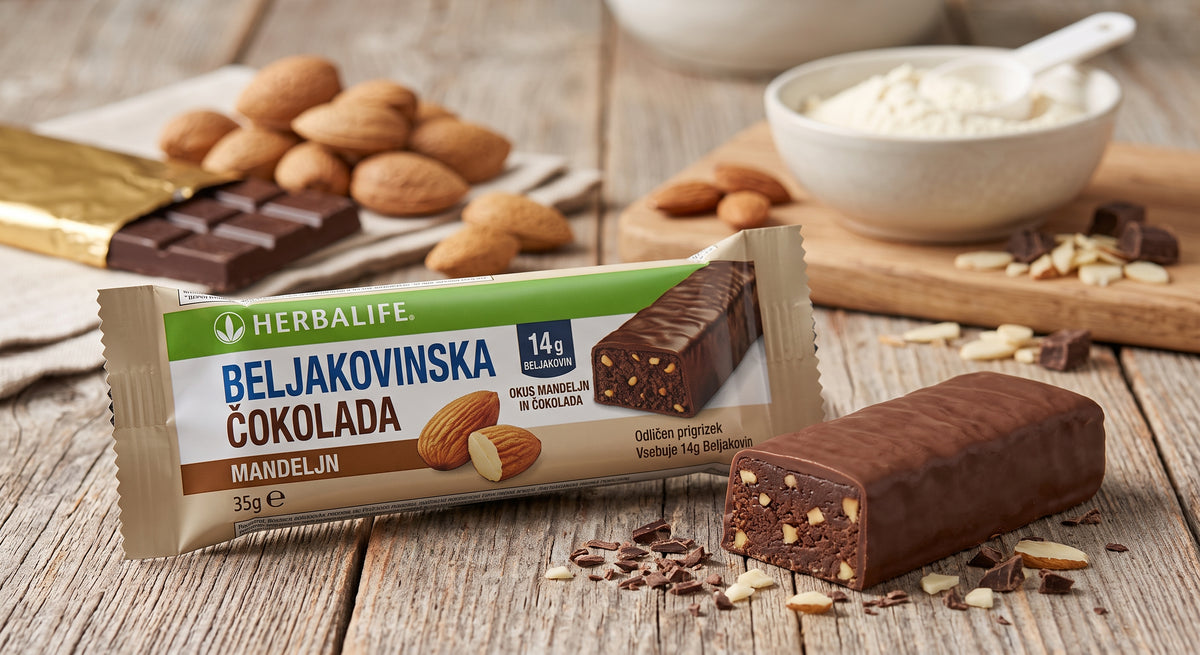 Beljakovinska ploščica okus vanilije in mandlja 14 ploščic